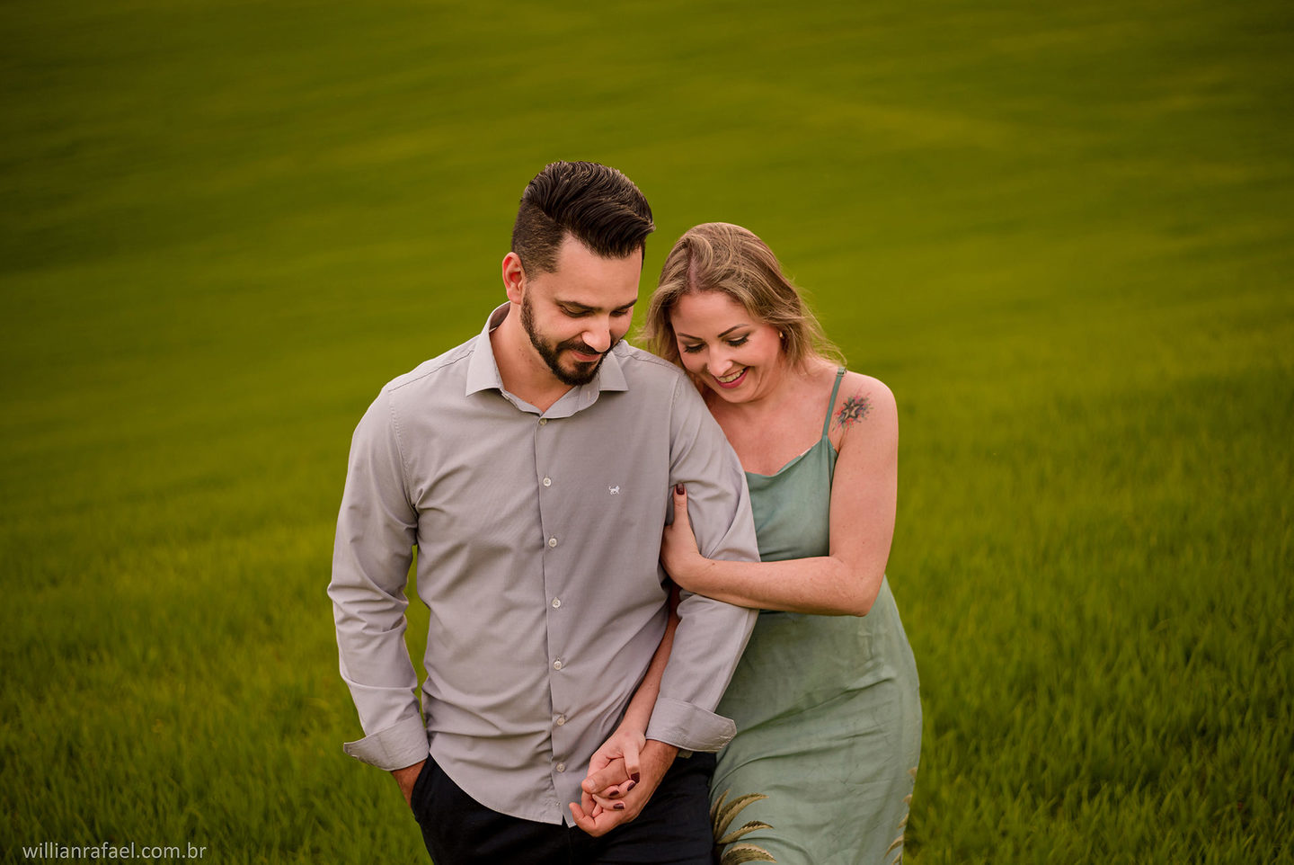 Pré casamento divertido em dia nublado do David e da Grazi - Santo Amaro do Sul / RS Pré casamento divertido em dia nublado do David e da Grazi - Santo Amaro do Sul / RS