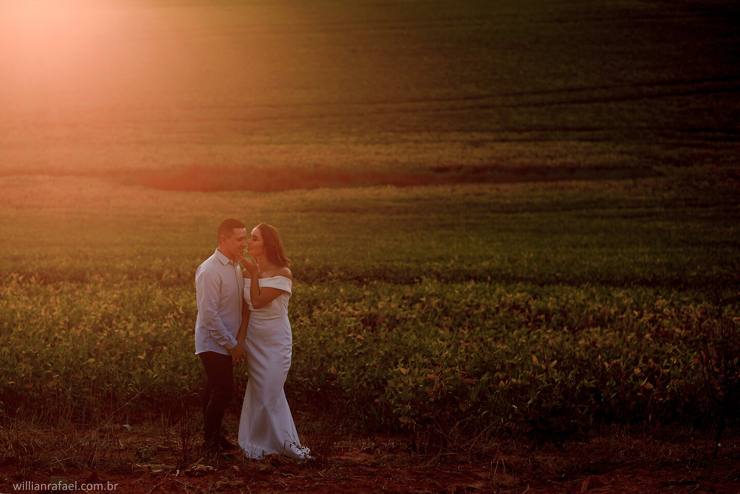 Fotos de Pré wedding no outono em um campo - Beto e Jenifer - Santo Amaro do Sul Fotos de Pré wedding no outono em um campo - Beto e Jenifer - Santo Amaro do Sul