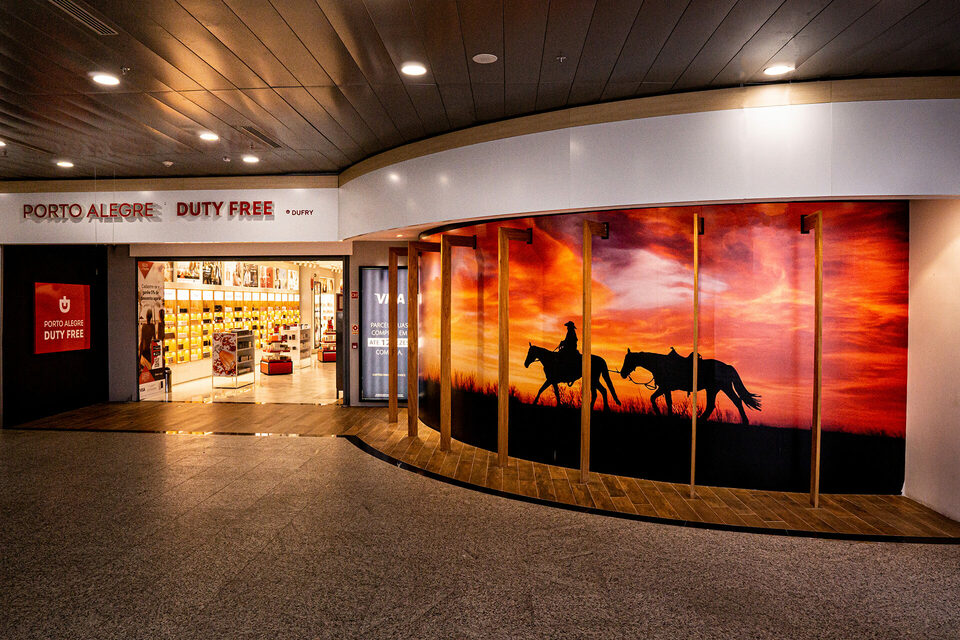 Fotografia corporativa do ambiente das novas lojas Dufry em Porto Alegre - RS