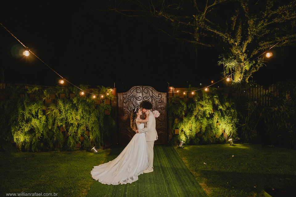 Casar a noite no Jardim da Casa de Pedra em Gravataí - RS