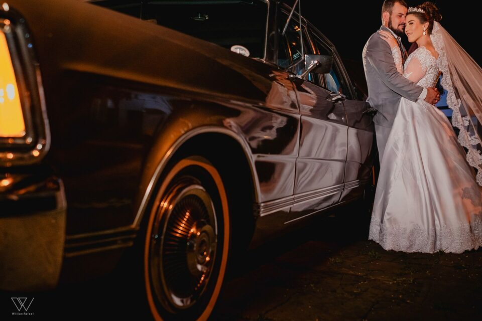 Casamento a noite clássico na igreja em Teutônia - RS, da Nai e do Luis