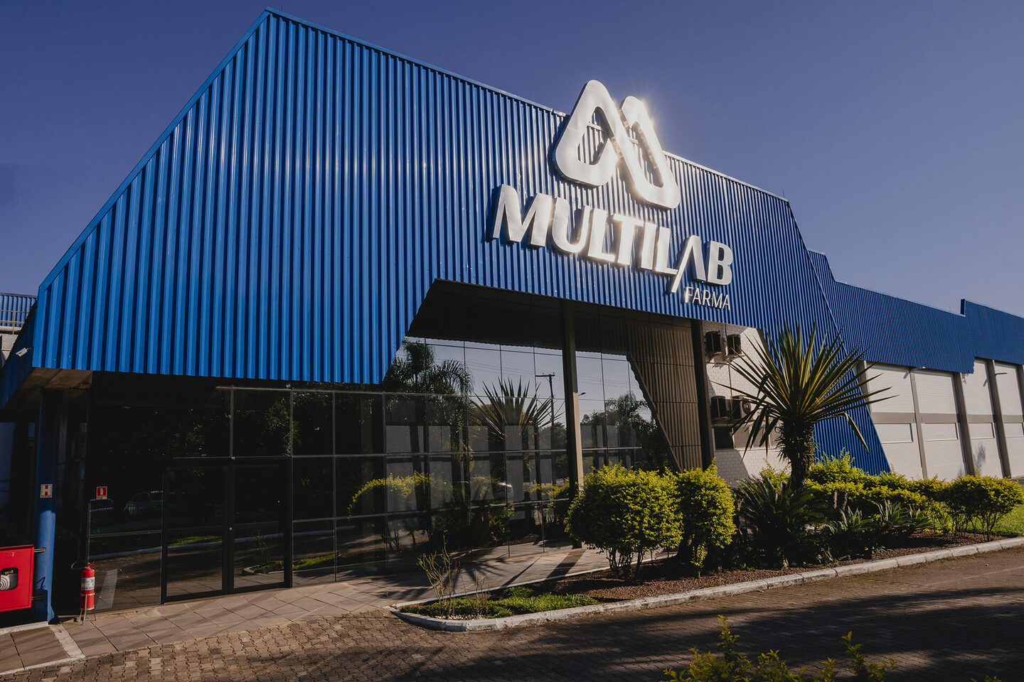 Fotografia Corporativa da Fachada da Multilab | Registro Institucional