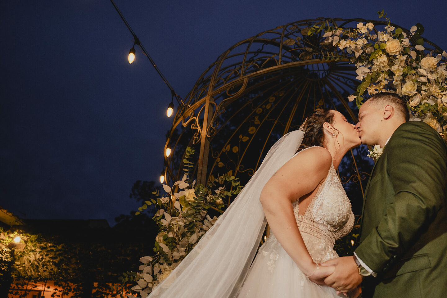 Casamento ao Ar Livre na Casa de Pedra em Gravataí | Alex & Débora